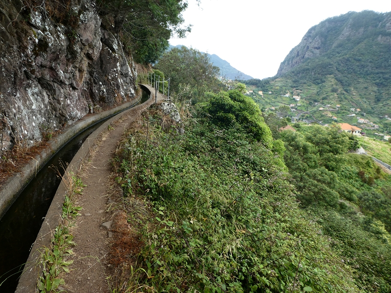 Levada do Castelejo — Zur Ribeira Tem-Te-Nao-Caias — Foto 2