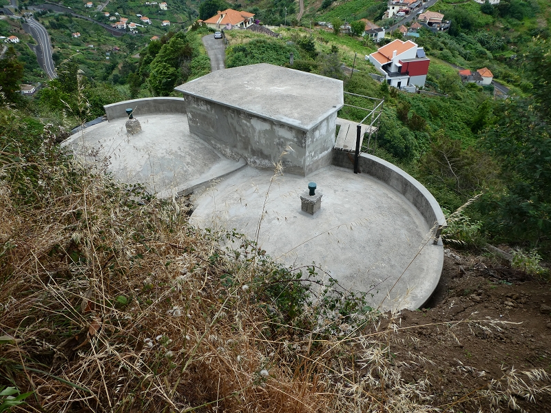 09.07.2018 Rundtour vom Portelapass über die Levada do Castelejo, Pico da Suna und die Levada da Portela — Weiter zur Vereda da Terra Baptista — Foto 25
