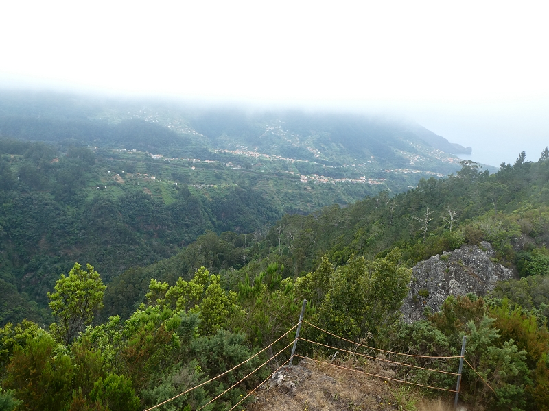 09.07.2018 Rundtour vom Portelapass über die Levada do Castelejo, Pico da Suna und die Levada da Portela — Aufstieg auf der Vereda da Terra Baptista — Foto 16