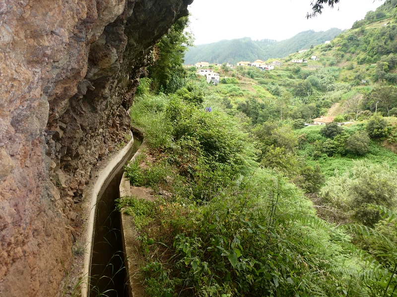 Levada do Castelejo — Zur Brücke über die Ribeira da Volta — Foto 2