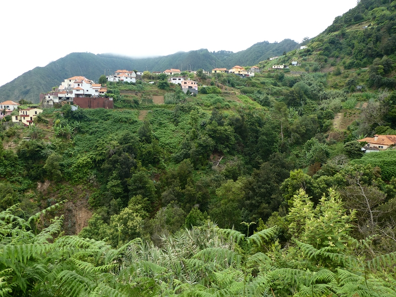 Levada do Castelejo — Zur Brücke über die Ribeira da Volta — Foto 3