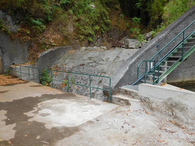 09.08.2015 Levada da Faja da Rodrigues und Aufstieg zur Levada do Norte — Von Achada do Loural bis zum verschlossenen Stollen — Foto 12