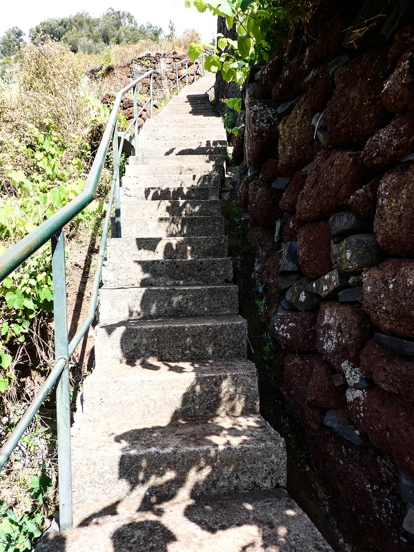 10.05.2019 Von Meia Legua nach Pomar de Rocha, auf die Levada do Lombo do Mouro und Abstieg über Furnas — Pomar de Rocha — Foto 3