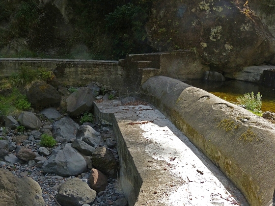 10 August 2012 Levadas dos Tornos and das Faias — On the Tornos to the stream works on the Ribeira do Joao Fernandes — photo 14