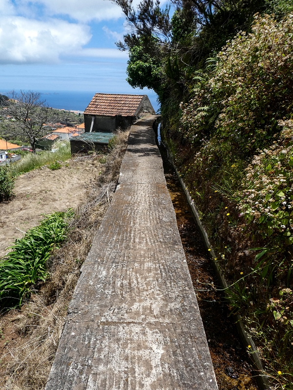 11.05.2019 Nochmals auf die Levada da Roda — On along the main branch to the wash house — photo 7