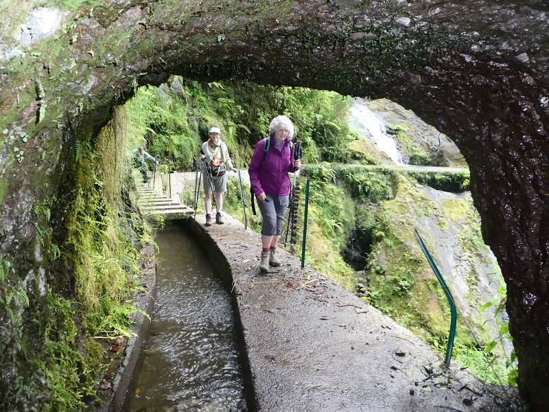 11 July 2018 From the Fanal road via Relvinha to the Levada do Seixal and ascent via the Levada do Norte to Paul da Serra — Hortela tunnel and waterfall, exposed course — photo 2