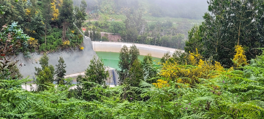 12.06.2022 Calheta Hydro Power - früher und heute — Aussicht auf Kraftwerk und Becken — Foto 11
