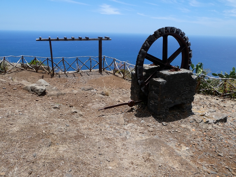 12.07.2018 Von Jardim do Mar nach Prazeres, Querung nach Raposeira und Sao Lourenco, Abstieg nach Paul do Mar — Miradouro do Fio — Foto 4