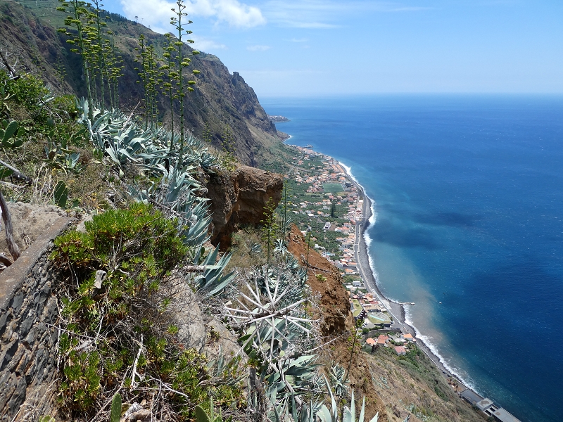 12.07.2018 Von Jardim do Mar nach Prazeres, Querung nach Raposeira und Sao Lourenco, Abstieg nach Paul do Mar — Miradouro do Fio — Foto 6