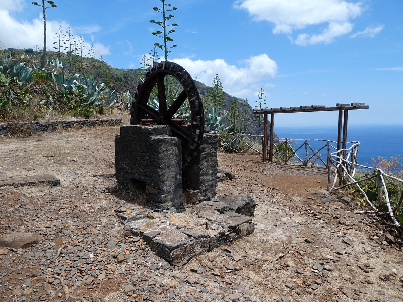 12.07.2018 Von Jardim do Mar nach Prazeres, Querung nach Raposeira und Sao Lourenco, Abstieg nach Paul do Mar — Miradouro do Fio — Foto 9