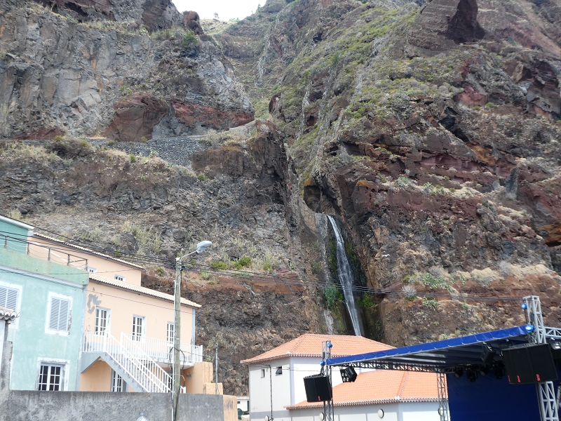 12.07.2018 Von Jardim do Mar nach Prazeres, Querung nach Raposeira und Sao Lourenco, Abstieg nach Paul do Mar — Weiter nach Paul do Mar — Foto 13