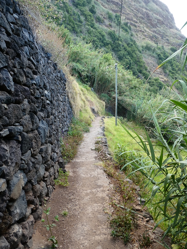 12.07.2018 Von Jardim do Mar nach Prazeres, Querung nach Raposeira und Sao Lourenco, Abstieg nach Paul do Mar — Aufstieg auf dem PR 20 — Foto 7