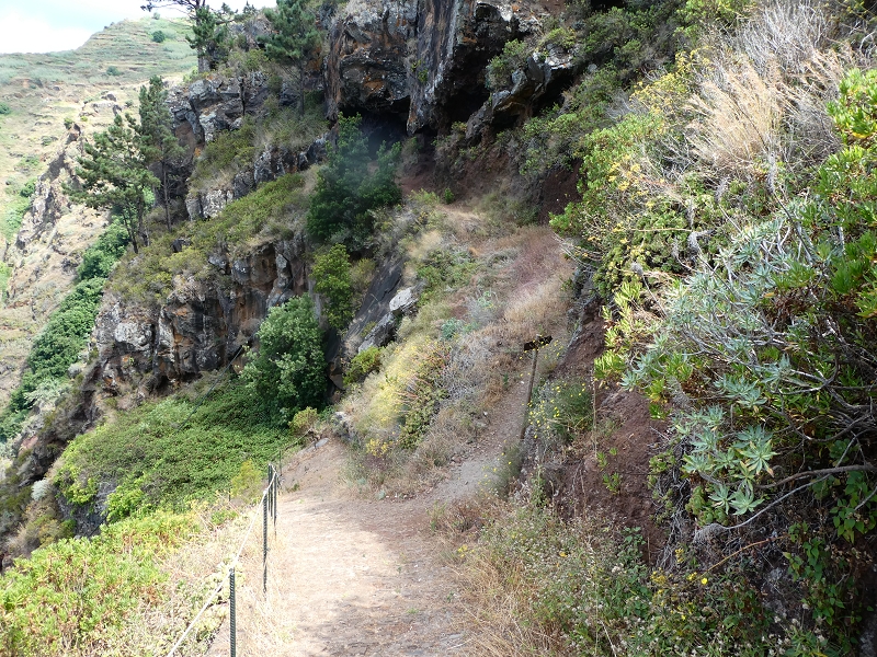 12.07.2018 Von Jardim do Mar nach Prazeres, Querung nach Raposeira und Sao Lourenco, Abstieg nach Paul do Mar — Abstieg auf dem PR 19 bis zur Querung nach Maloeira — Foto 10