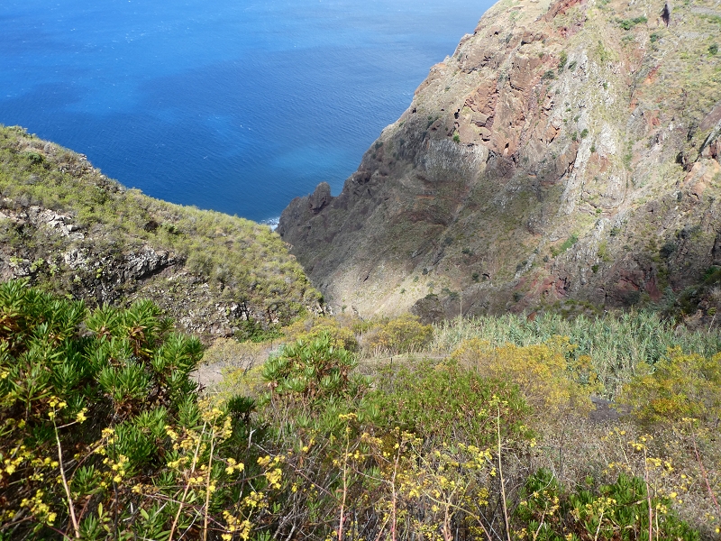 12.07.2018 Von Jardim do Mar nach Prazeres, Querung nach Raposeira und Sao Lourenco, Abstieg nach Paul do Mar — Abstieg auf dem PR 19 bis zur Querung nach Maloeira — Foto 11