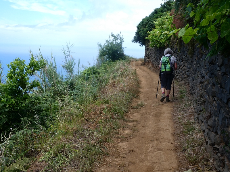 12.07.2018 Von Jardim do Mar nach Prazeres, Querung nach Raposeira und Sao Lourenco, Abstieg nach Paul do Mar — Schöner Höhenweg bis zur ER 223 — Foto 10