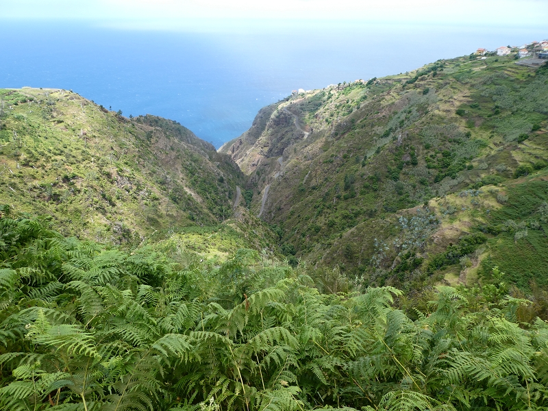 12.07.2018 Von Jardim do Mar nach Prazeres, Querung nach Raposeira und Sao Lourenco, Abstieg nach Paul do Mar — Schöner Höhenweg bis zur ER 223 — Foto 14