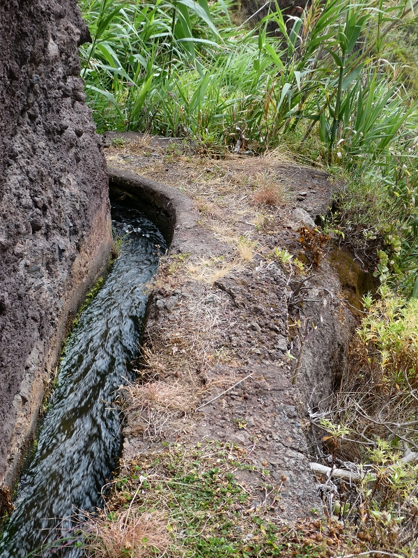 Levada do Paul do Mar — Der Wasserfall und die kleine Levada aus der Ribeira das Galinhas — Foto 12