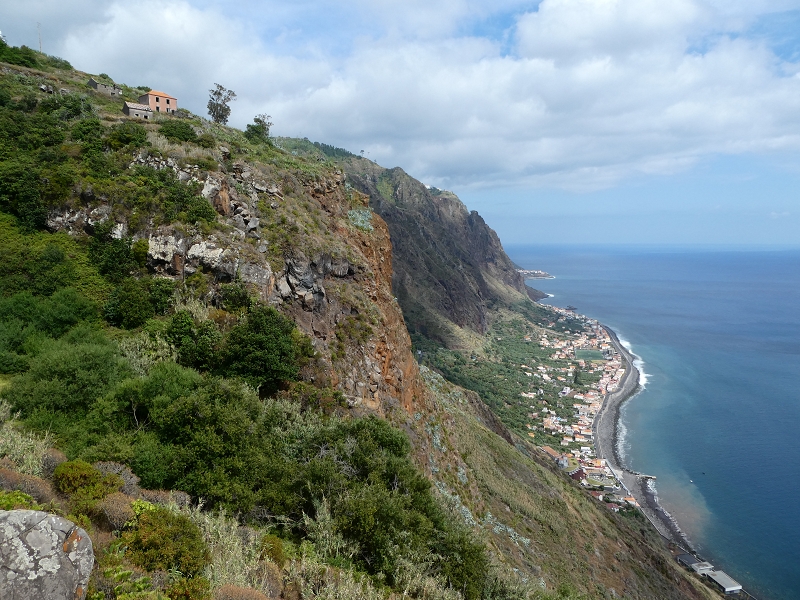 12.07.2018 Levadaentdeckungen auf dem Rückweg von Paul do Mar, Miradouro da Faja da Ovelha — Miradouro da Faja da Ovelha, Beginn der Vereda dos Zimbreiros — Foto 1