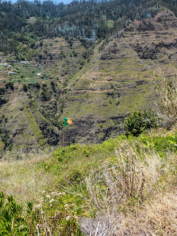 13.05.2019 Ein neuer Aufstieg von Meia Legua nach Eira do Mourao, und die Rätsel der s der Levadas de Baixo und Meio — Na Levada de Baixo — foto 32