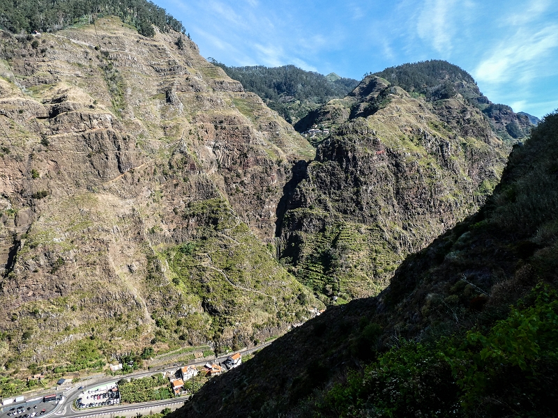 13.05.2019 Ein neuer Aufstieg von Meia Legua nach Eira do Mourao, und die Rätsel der s der Levadas de Baixo und Meio — A casa-gruta — foto 2