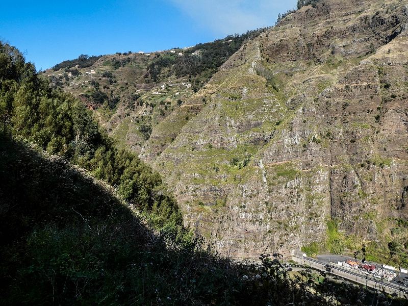 13.05.2019 Ein neuer Aufstieg von Meia Legua nach Eira do Mourao, und die Rätsel der s der Levadas de Baixo und Meio — A casa-gruta — foto 3