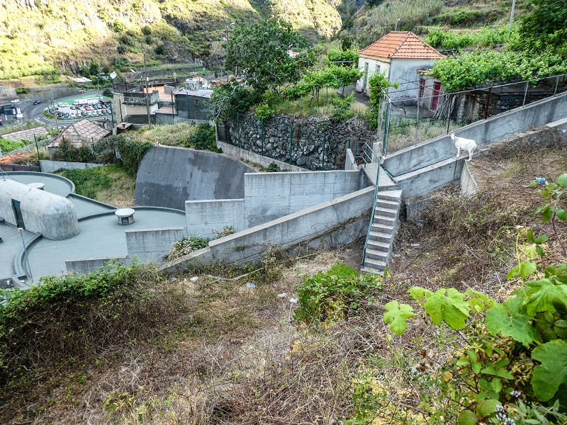 13.05.2019 Ein neuer Aufstieg von Meia Legua nach Eira do Mourao, und die Rätsel der s der Levadas de Baixo und Meio — Subida de Meia Legua até ao troço com corda — foto 7