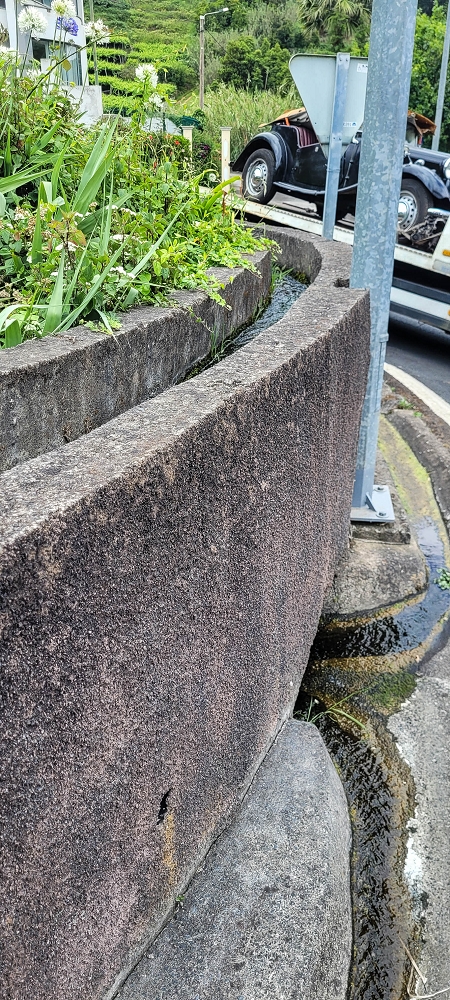 Levada do Poio — Querung der VE4 und der weiteren Strassen — Foto 4