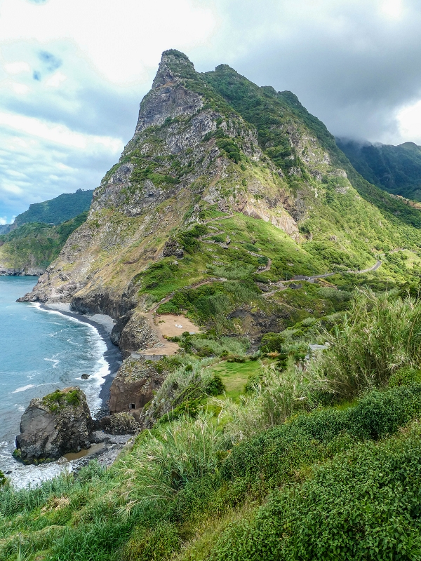 13.07.2018 Abschlusswanderung auf dem unglaublich grünen Unterlauf der Levada das Faias — Entrosa vom Restaurante Sao Cristovao — Foto 5