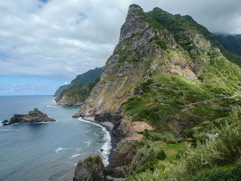 13.07.2018 Abschlusswanderung auf dem unglaublich grünen Unterlauf der Levada das Faias — Entrosa vom Restaurante Sao Cristovao — Foto 6