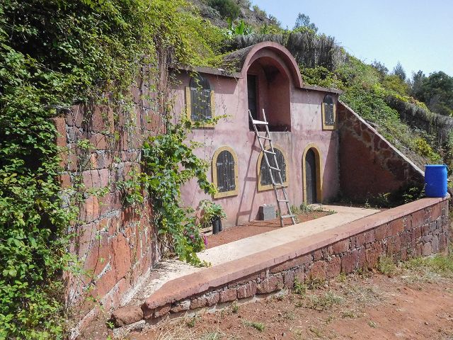 13 August 2017 Levada discoveries around Santana and a detour to Ponta do Clerigo — Descent and ascent to Ponta do Clerigo — photo 8