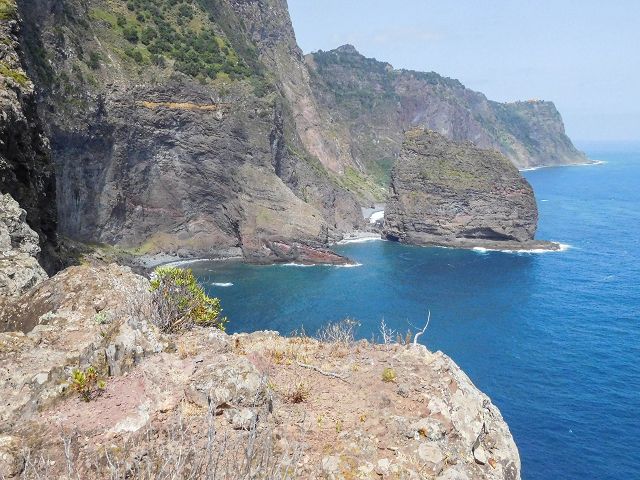 13 August 2017 Levada discoveries around Santana and a detour to Ponta do Clerigo — Descent and ascent to Ponta do Clerigo — photo 14