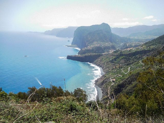 13 August 2017 Levada discoveries around Santana and a detour to Ponta do Clerigo — Descent and ascent to Ponta do Clerigo — photo 24