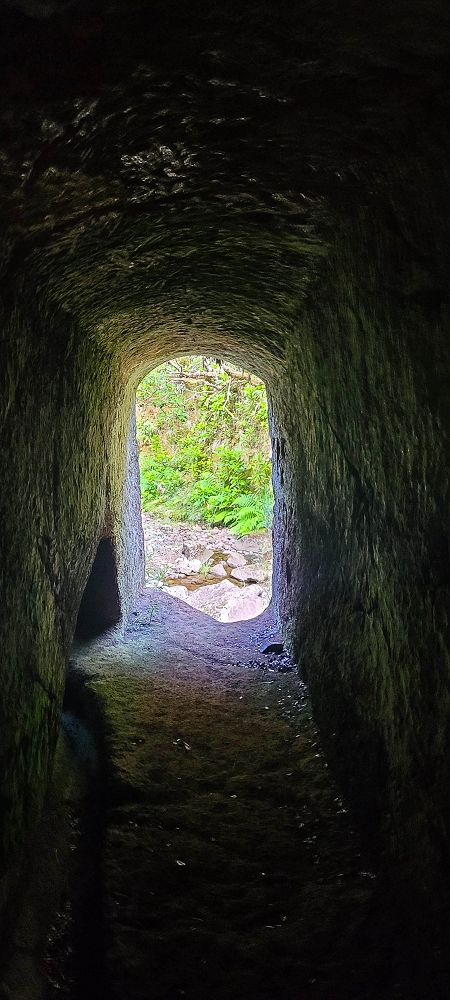 14.06.2024 Traumtour im Rabaçal abseits der Touristenströme — Kreuzung der Levada da Senhora mit der Ribeira Grande: - Die beiden kleinen Tunnels — Foto 5