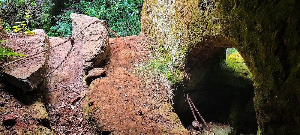 14.06.2024 Traumtour im Rabaçal abseits der Touristenströme — Kreuzung der Levada da Senhora mit der Ribeira Grande: - Die beiden kleinen Tunnels — Foto 6