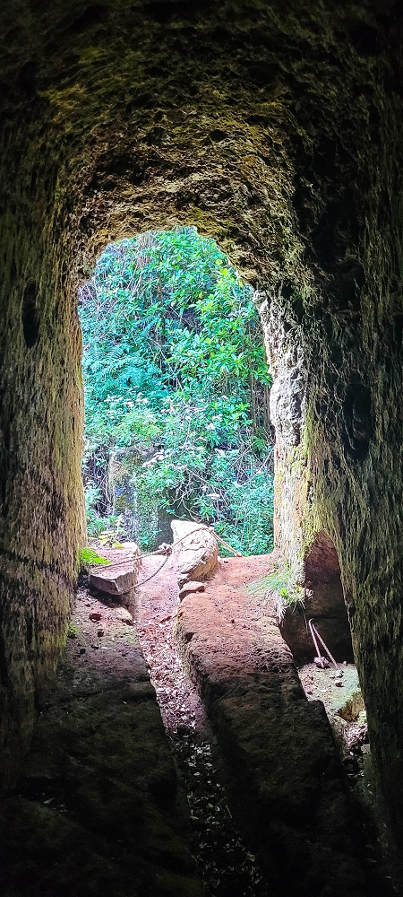 14.06.2024 Traumtour im Rabaçal abseits der Touristenströme — Kreuzung der Levada da Senhora mit der Ribeira Grande: - Die beiden kleinen Tunnels — Foto 7