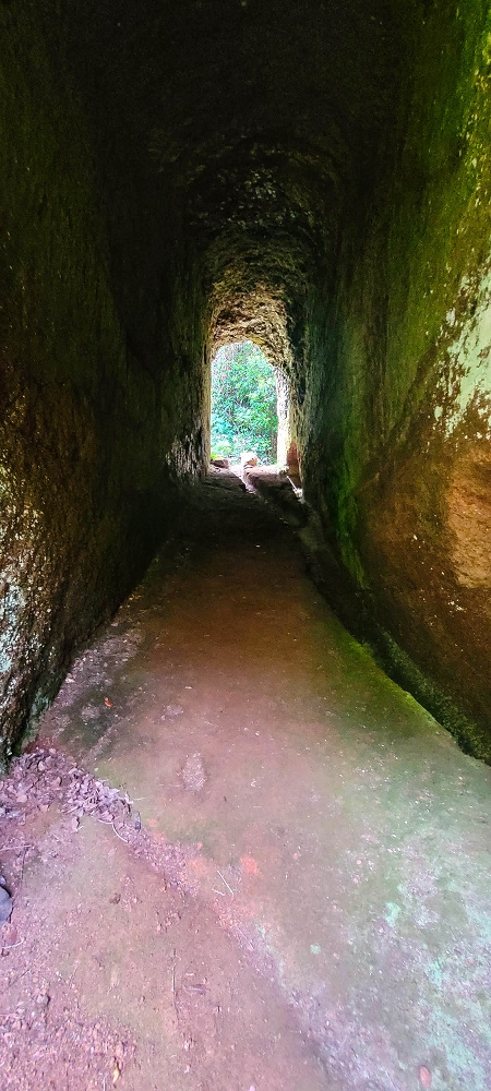 14.06.2024 Traumtour im Rabaçal abseits der Touristenströme — Kreuzung der Levada da Senhora mit der Ribeira Grande: - Die beiden kleinen Tunnels — Foto 11
