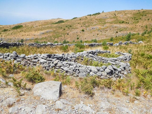 14 August 2017 Levada do Pico do Curral and da Serra de Santo António — Through rough ground along the levada traces to the Madre — photo 1