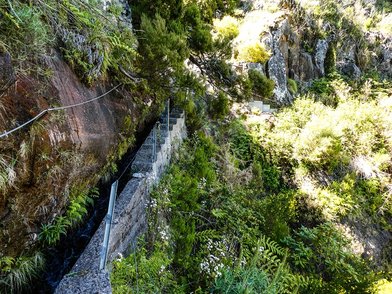 15.05.2019 Wenn ich schon mal hier bin: Levada das Rabacas — Kletterei auf der Bacherbauung — Foto 9