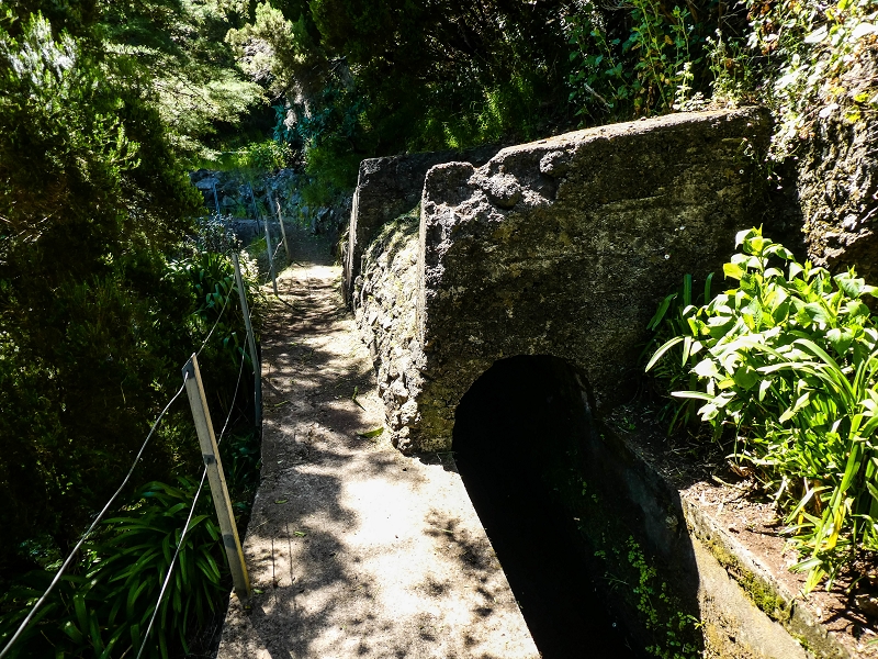 Levada das Rabacas — : Bis zum Zusammenfluss mit der Levada do Norte zum  — photo 3