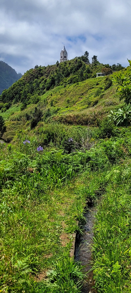 Levada dos Cardais — On towards the access road to the Capela — photo 6