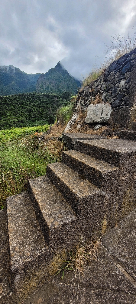 15 May 2022 Big loop in the eastern São Vicente valley — Valley crossing and ascent to Achadinha — photo 1