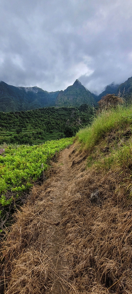 15 May 2022 Big loop in the eastern São Vicente valley — Valley crossing and ascent to Achadinha — photo 2