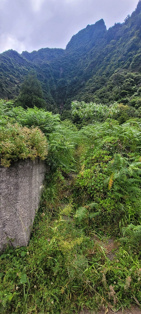 15 May 2022 Big loop in the eastern São Vicente valley — The start of the Vereda da Faja dos Vinhaticos — photo 1