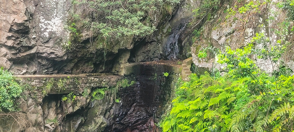 15.06.2024 Vom Kraftwerk zu meinem Kraftort — Vom Caminho de Cales e Cheda zur Querung des westlichen Astes der Ribeira da Madalena — Foto 9