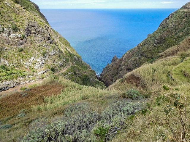 15.08.2017 Rundwanderung in Achadas da Cruz — Aufstieg auf der Vereda da Ladeira nach Pombais — Foto 19