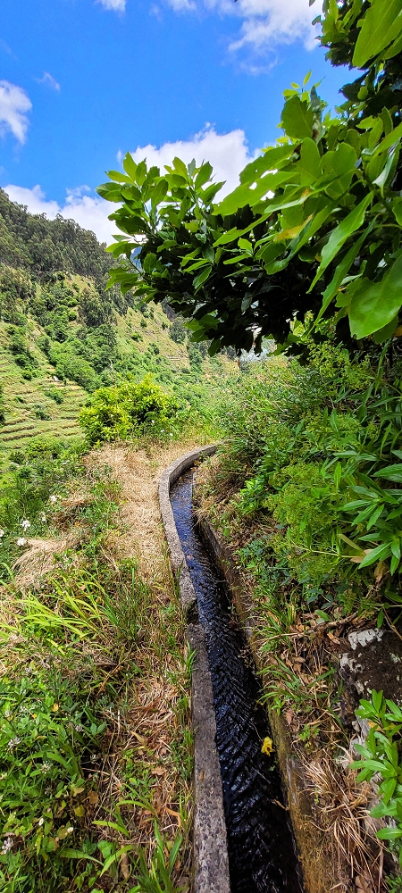 Levada da Pedreira — Com vista vale abaixo — foto 17