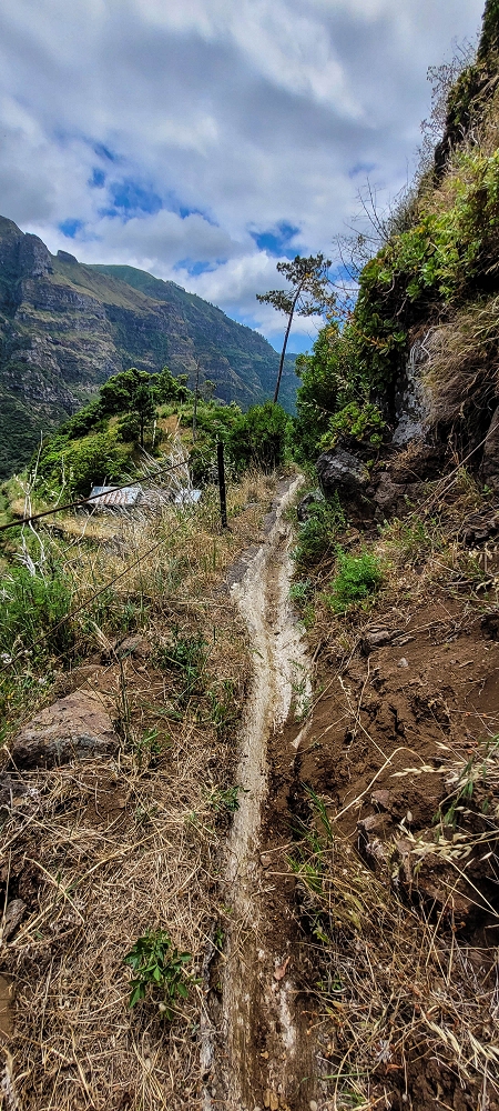 Levada da Pedreira — O segundo ponto exposto — foto 4