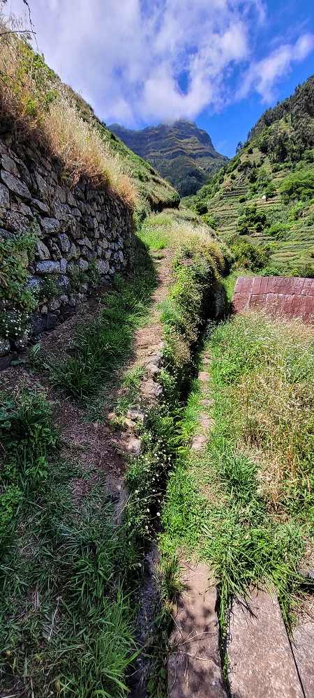 Levada da Eira da Moura — Seguimento até ao fim — foto 1
