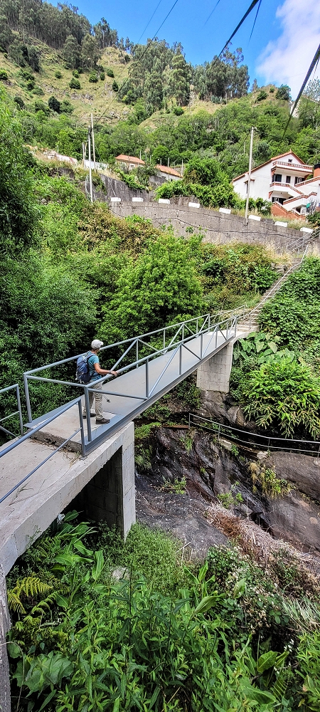 16.06.2022 Levadaexpedition in Serra de Agua — Die Madre der kleinen Levada unterhalb von Faja dos Vinhaticos — Foto 1