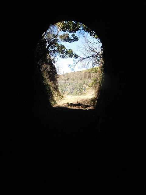 Levada do Risco — 2 tunnels recall the former levada — photo 3